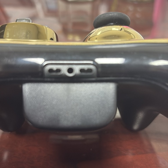 Gold Controller - Picture 4 of 5